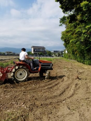 小田原市で農耕作業！！